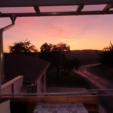 Apartment Zettis Ferienhaeusle Berg bei Ravensburg